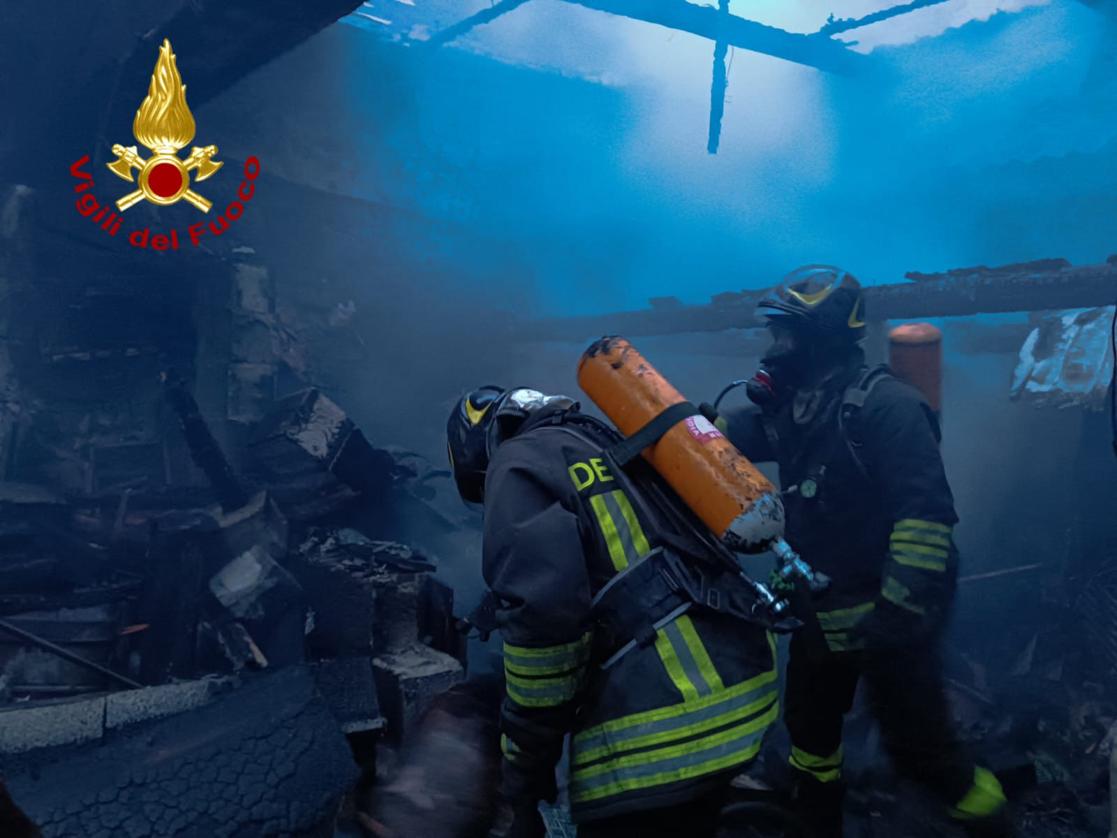 Abitazione a fuoco a Macomer: gli anziani proprietari messi in salvo dai Vigili del fuoco