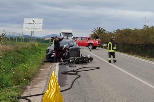 Morto il motociclista ferito gravemente oggi nello schianto contro un’auto
