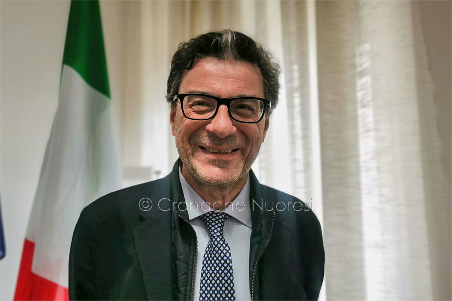 Il ministro Giorgetti a Nuoro: “Ferrovia e infrastrutture tra le priorità del Centro Destra” – VIDEO INTERVISTA