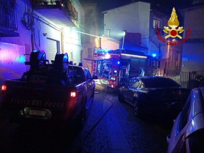 L'abitazione andata a fuoco a Ilbono