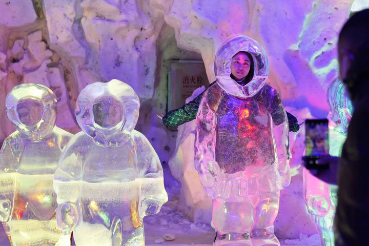 Cina: Harbin Ice-Snow World attira 1 mln visitatori in 20 giorni