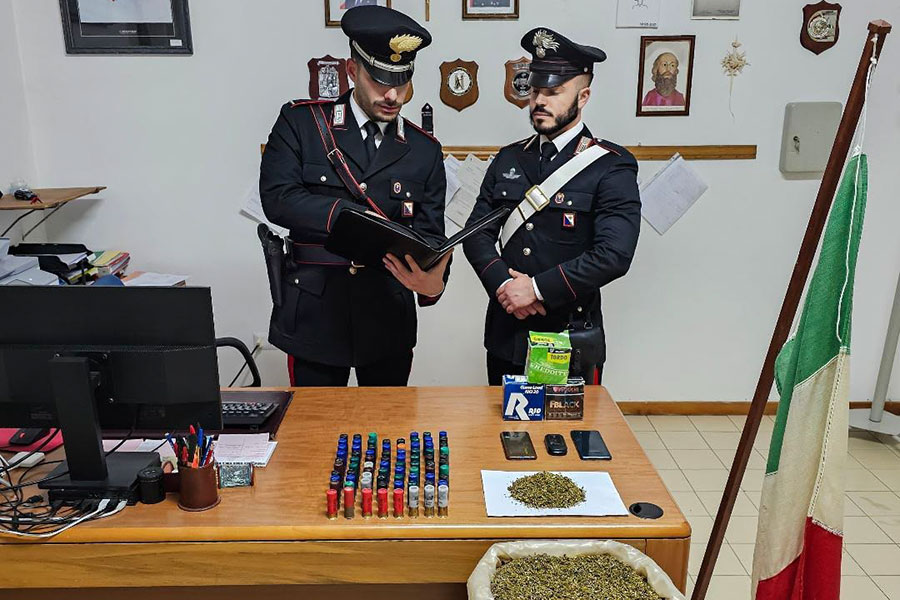 15 kg di marijuana e munizioni nell’ovile: arrestati tre allevatori
