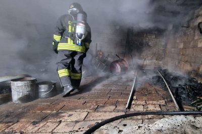 Onani', Vigili del fuoco sul luogo dell'incendio
