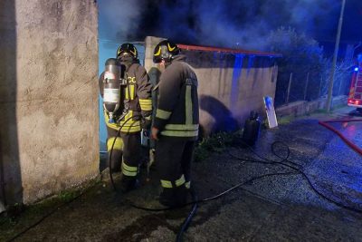 Onani', Vigili del fuoco sul luogo dell'incendio