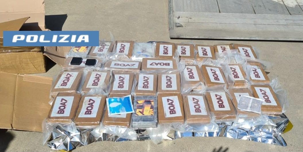 Maxi sequestro di cocaina in Sardegna: la droga, del valore di 3 milioni, era nascosta in un autoarticolato