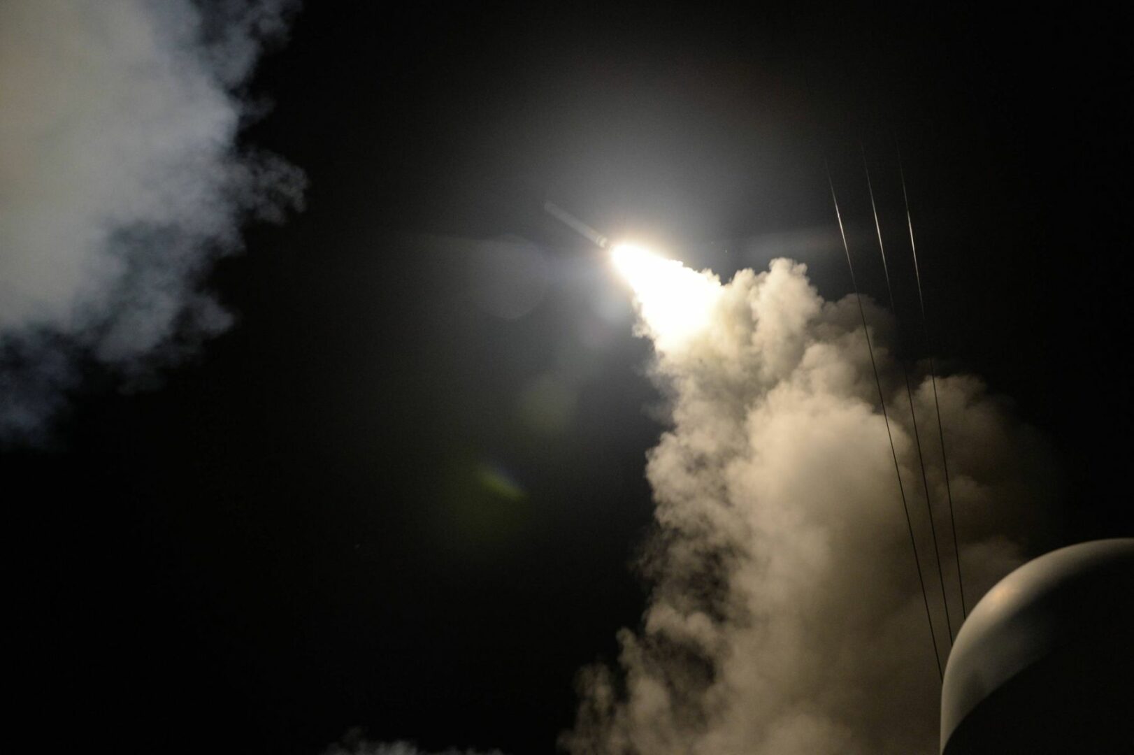 Notte di attacchi iraniani contro Israele: in azione droni kamikaze e missili balistici