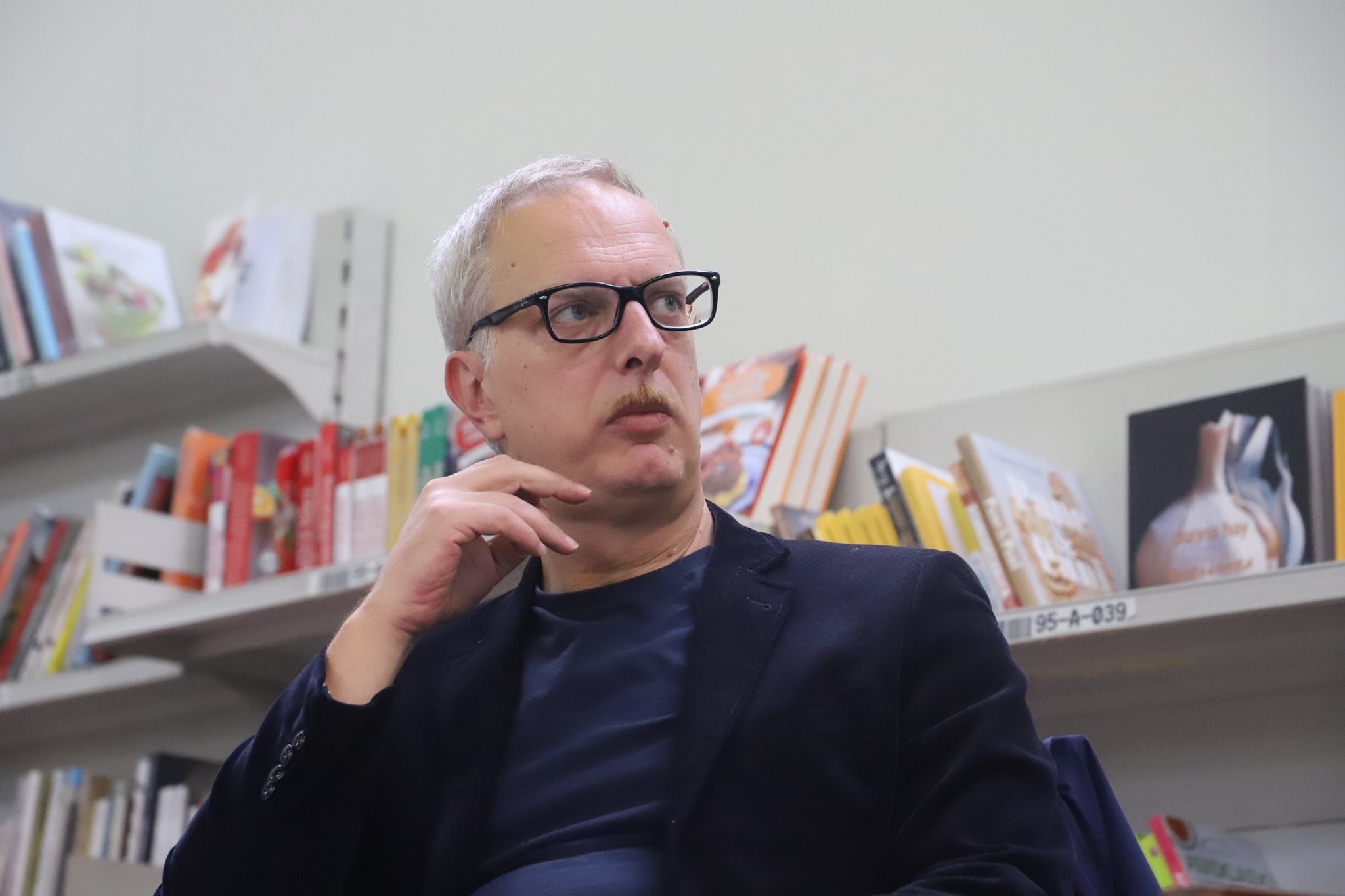 La RAI censura il monologo di Scurati: la giornalista viola il divieto e lo legge integrale