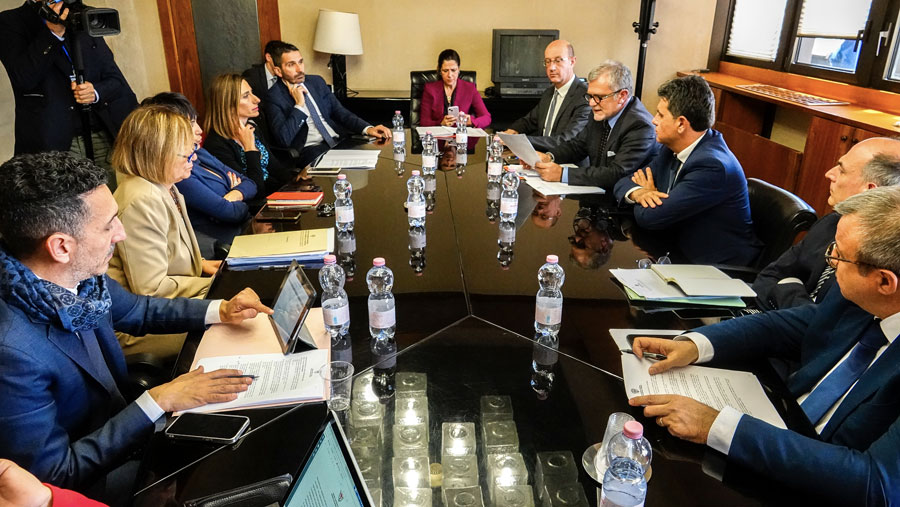 Regione. La Giunta Todde approva variazioni di bilancio per 250 milioni di euro per Sanità, Lavori Pubblici e Trasporti (e non solo)