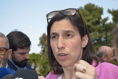 Elly Schleln a Nuoro (foto Nieddu)