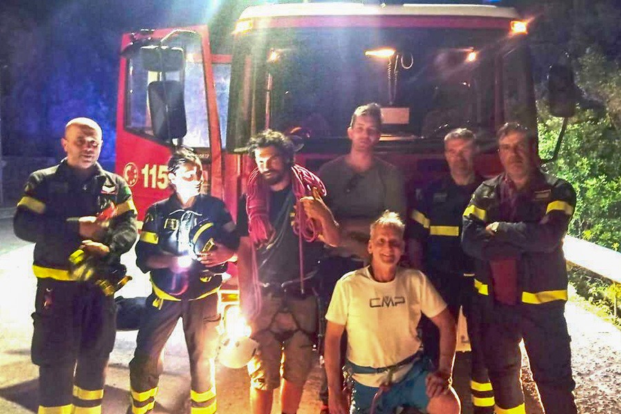 Perdono l’orientamento e si perdono a Fuili: tre turisti recuperati dai Vigili del Fuoco