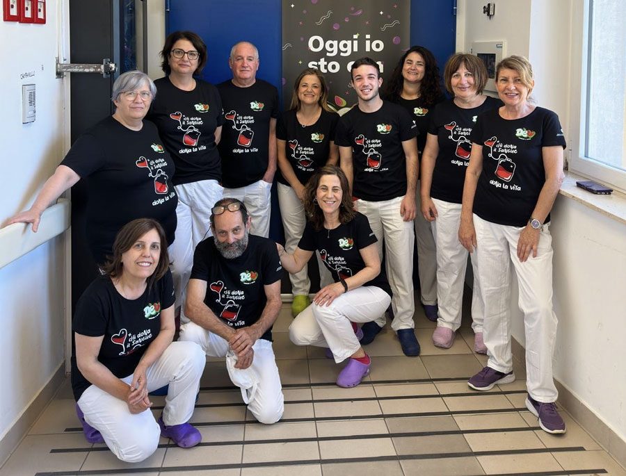 Sulle spiagge ogliastrine una t-shirt in regalo per chi dona il sangue