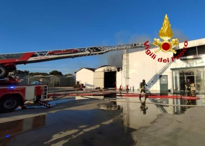 I Vigili del fuoco all'interno dello stabilimento Sa Marigosa