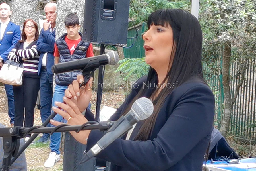 Nuoro. Il canto di Maria Luisa Congiu al 250° Anniversario delle Fiamme Gialle – VIDEO