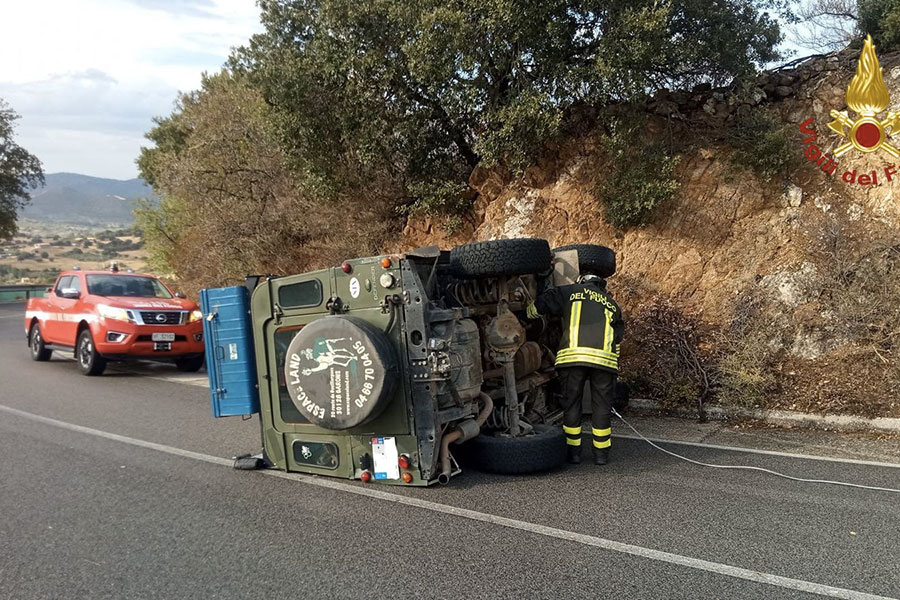 Orgosolo. Perdono il controllo della Land Rover e si ribaltano a Locoe