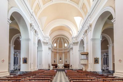 L'interno della cattedrale di Nuoro (foto S.Novellu)