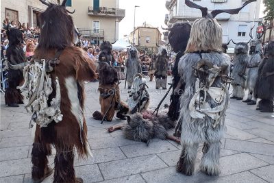 Nuoro, maschere tradizionali al Redentore (foto Nieddu)