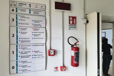 Nuoro, l'ingresso al poliambulatorio (foto S.Novellu)