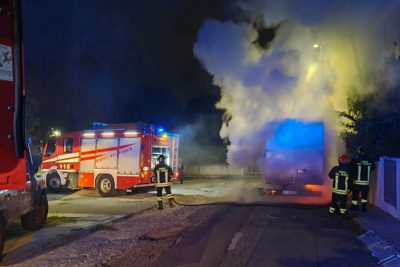 L'intervento dei vigili del fuoco in via Lucio Apuleio (foto VVF)