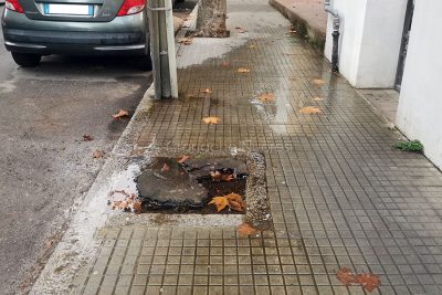 Perdita d'acqua in via Piemonte