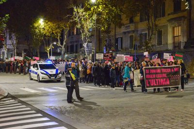 Nuoro, manifestazione contro la violenza di genere (foto Nieddu)