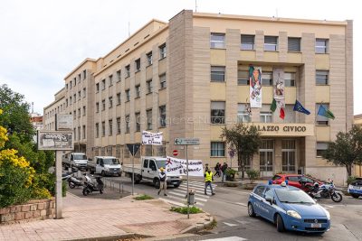 Nuoro. Edili in piazza (foto S.Novellu)