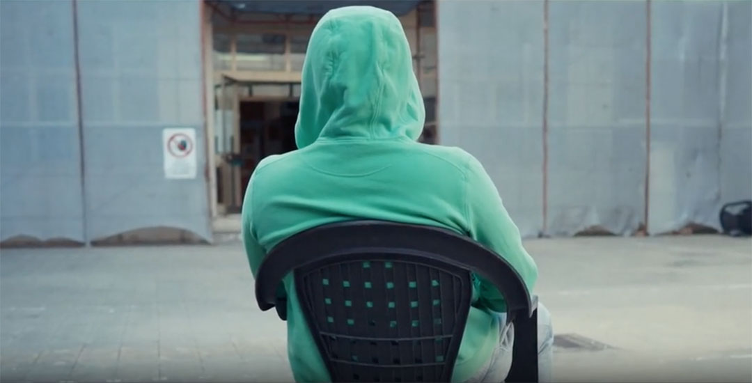 Hai mai pensato alle conseguenze di un post? Il docufilm “Non ne vale la pena” te lo spiega