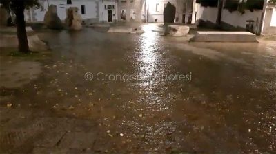 Perdita d'acqua in piazza Satta