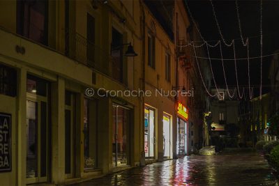 Il corso Garibaldi al buio (foto Nieddu)