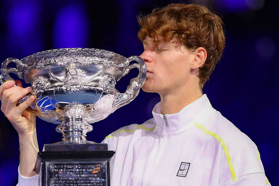 Tennis: Sinner domina Zverev e fa il bis agli Australian Open