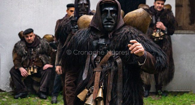 Mamoiada, Mamuthones (foto S.Novellu)