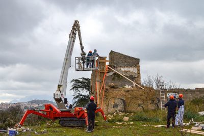 Messa in sicurezza dello stabile della tragedia (foto Nieddu)