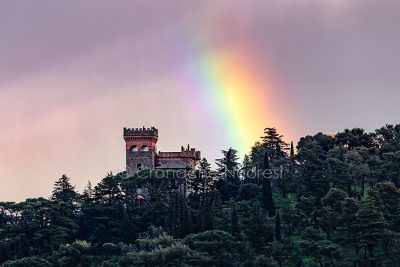 Arcobaleno sul castello Lostia (foto S.Novellu)