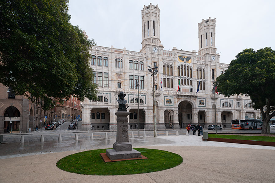 Malamovida e violenza a Cagliari: quattro allontanati dal centro, stretta delle forze dell’ordine