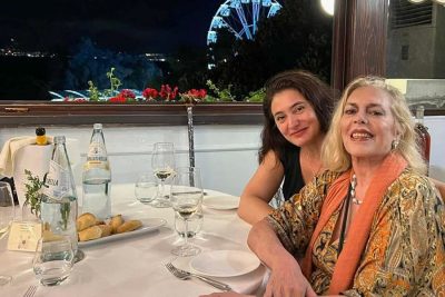 Nadia Cassini con la figlia Kassandra Voyagis