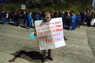 Protesta dei pastori contro l'Agenda 2030 (foto S.Novellu)
