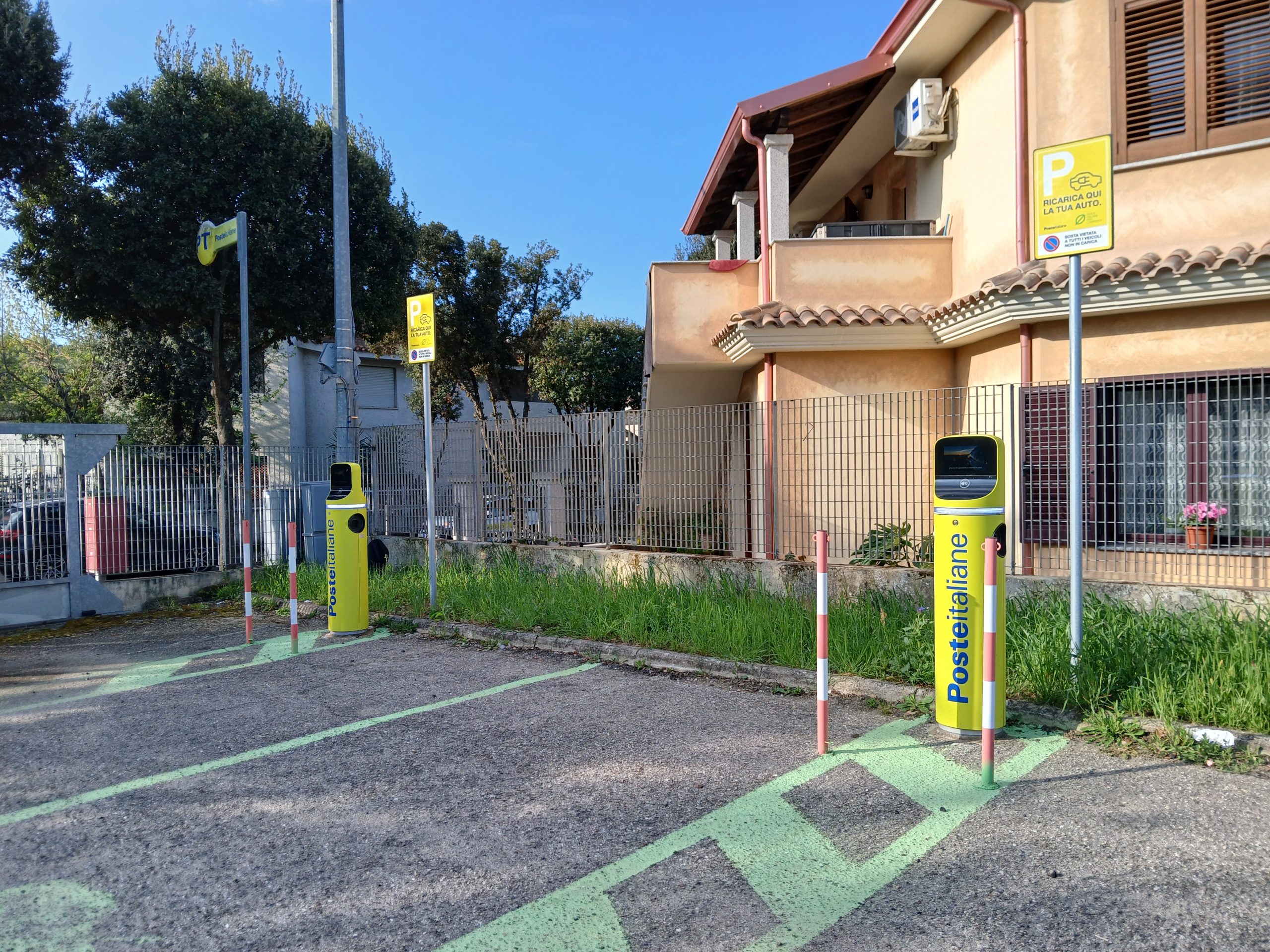 Alle Poste di Ottana e Orgosolo le prime colonnine “polis” per ricarica auto elettriche
