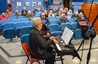 Conferenza su Dino Giobbe L'organista Simone Porcu (foto Nieddu)