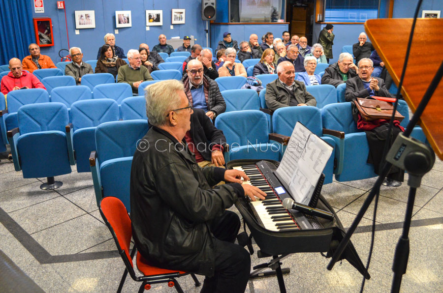 Conferenza su Dino Giobbe L’organista Simone Porcu (foto Nieddu)