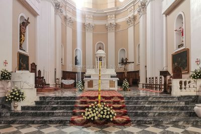 La cattedrale di Nuoro pronta per la veglia (foto S.Meloni)