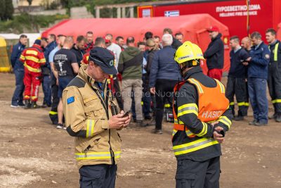 Soccorritori stranieri a Nuoro (foto S.Novellu)