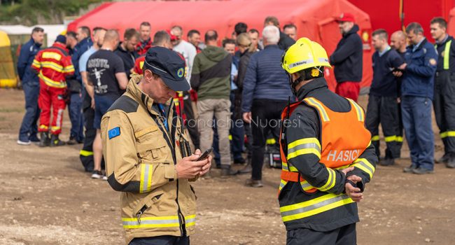 Soccorritori stranieri a Nuoro (foto S.Novellu)