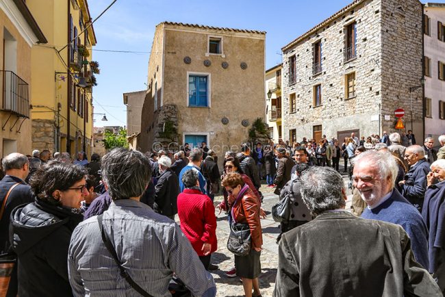 Al centro, la casa dei Contrafforti (foto S.Novellu)
