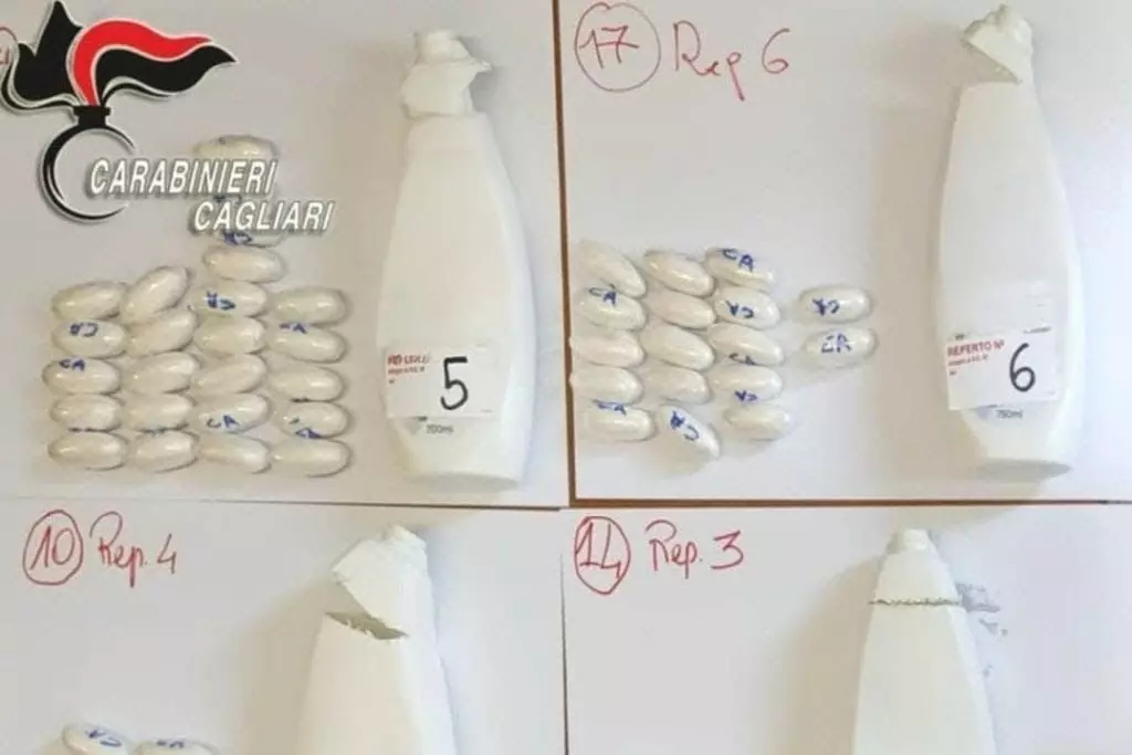 Nascondeva un kg di cocaina nel bagnoschiuma: arrestato al porto di Cagliari