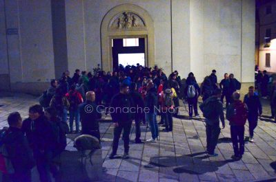 Fedeli in partenza per San Francesco di Lula (foto Nieddu)