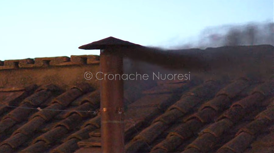 Conclave. Prima fumata nera: domani il secondo scrutino
