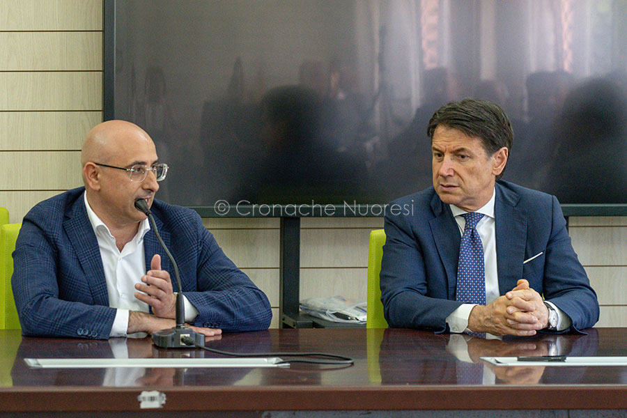 Giuseppe Conte e Emiliano Fenu (foto S.Novellu)
