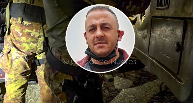 Un momento del blitz. Nel riquadro Luca Goddi