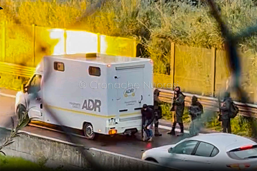 Assalto milionario al portavalori: i dettagli del blitz che ha portato all’arresto di 11 sardi – VIDEO