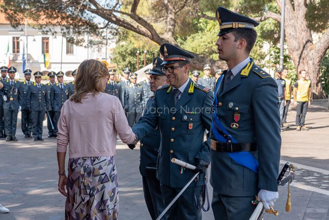 GdF - il prefetto Nigro consegna le onorificenze (foto S.Novellu)