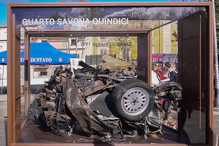 I resti di un’auto della scorta di Falcone (foto S.Novellu)